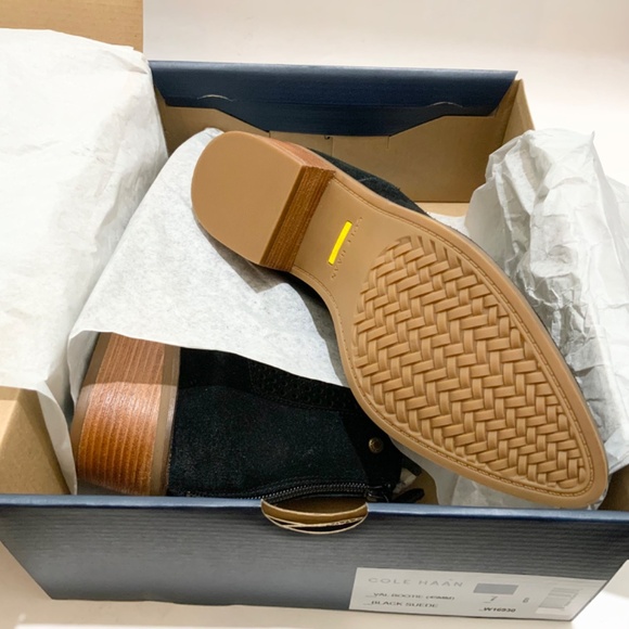 Cole Haan Val Black Suede Booties Pointed Toe Block Heel Women’s Ankle Boots 7 - Picture 6 of 9